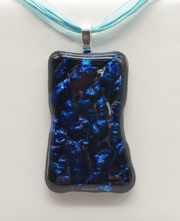 20200728 185943 600x737 - Pendentif dichroïque CBS bleu roi