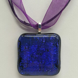 Pendentif dichroïque bleu cobalt - froissé et bulles - carré 1